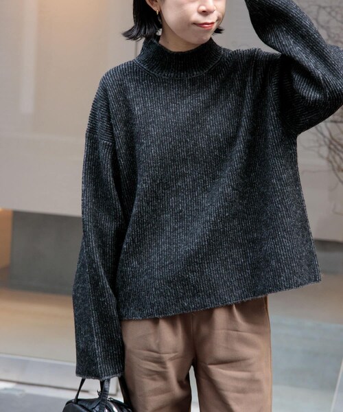 URBAN RESEARCH DOORS(アーバンリサーチドアーズ)の「FORK&SPOON 両畦ストライプニット(ニット/セーター・レディース・GRYxOFF/BLKxGRY/BLUxOFF・1)」の5枚目の写真