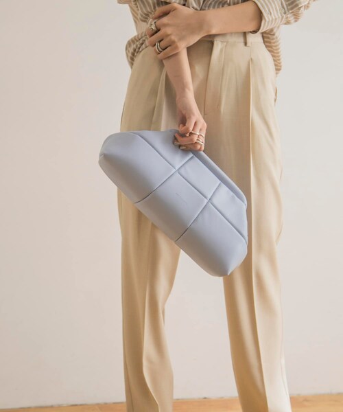 URBAN RESEARCH（アーバンリサーチ）の「ADD CULUMN　PUFF CLUCTH（クラッチバッグ・レディース・BLUE/BLACK・FREE）」の12枚目の写真