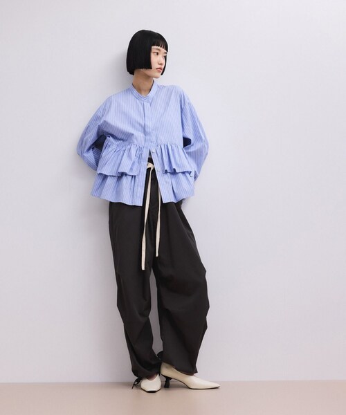 ADAM ET ROPE'(アダムエロペ)の「【WEB限定】リラックスパラシュートパンツ(その他パンツ・レディース・チャコール/ブラウン・36/38)」の9枚目の写真