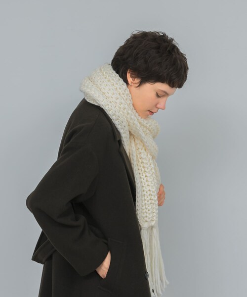 URBAN RESEARCH（アーバンリサーチ）の「Fratelli Talli　フリンジニットマフラー（マフラー・レディース・PINK/WHITE/NAVY・FREE）」の6枚目の写真