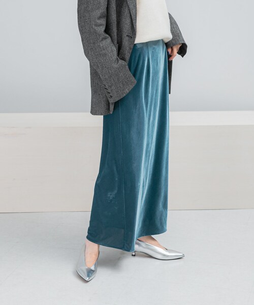 URBAN RESEARCH ROSSO（アーバンリサーチロッソ）の「ベロアロングスカート（スカート・レディース・GREIGE/BLUE・36/38）」の9枚目の写真