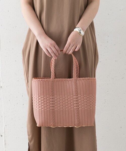 URBAN RESEARCH ROSSO（アーバンリサーチロッソ）の「PALOROSA　LACE SMALL TOTE（かごバッグ・レディース・24 PALM/02 BLACK/26 CARAMEL/29 ROSE・-）」の16枚目の写真