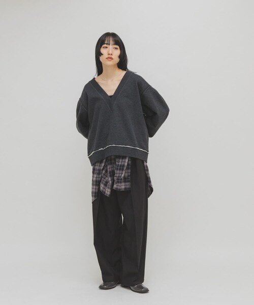 KBF（ケイビーエフ）の「2WAYルーズスウェット（Tシャツ/カットソー・レディース・BEIGE/LATTE/CHARCOAL・One）」の9枚目の写真