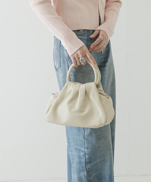 URBAN RESEARCH(アーバンリサーチ)の「レザーハンドバッグ(ハンドバッグ・レディース・OFFWHITE/BLACK/MOCHA・-)」の6枚目の写真