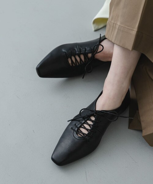 SENSE OF PLACE by URBAN RESEARCH(センスオブプレイスバイアーバンリサーチ)の「『抗菌』ギャザーレースアップシューズ(その他シューズ・レディース・IVORY/BLACK/Y.BEIGE・S/M/L)」の4枚目の写真