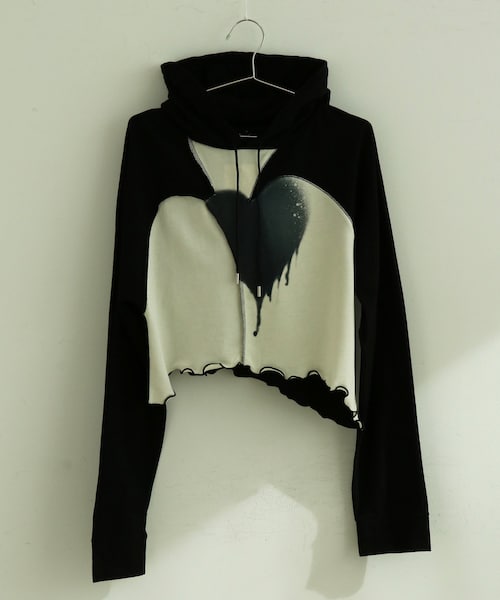 VIS（ビス）の「【reheat】ハートプリントフーディ【洗える】（パーカー・レディース・ブラック・F）」の4枚目の写真