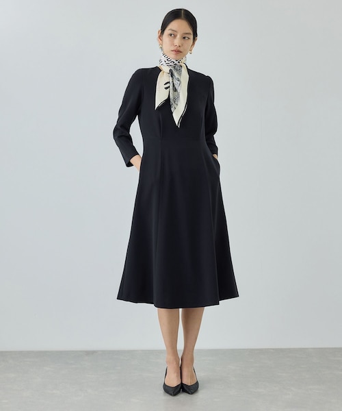 ROPE'（ロペ）の「トリアセダブルクロス セミフレアーワンピース/イージーケア・セットアップ対応・26SS（ワンピース・レディース・ベージュ/ネイビー・36/38/40）」の17枚目の写真