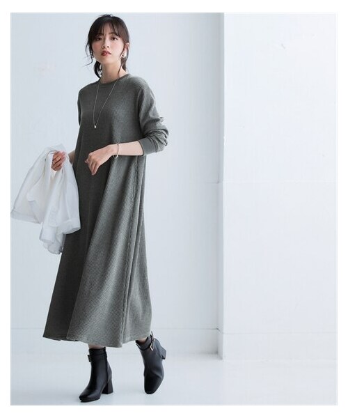 nissen（ニッセン）の「ワッフル素材ロング丈フレアワンピース（UVカット）（ワンピース・レディース・黒/ブラウン/ミルクベージュ/杢チャコールグレー/ワイン・S/M/L/LL/3L/4L/5L/6L/8L/10L）」の16枚目の写真