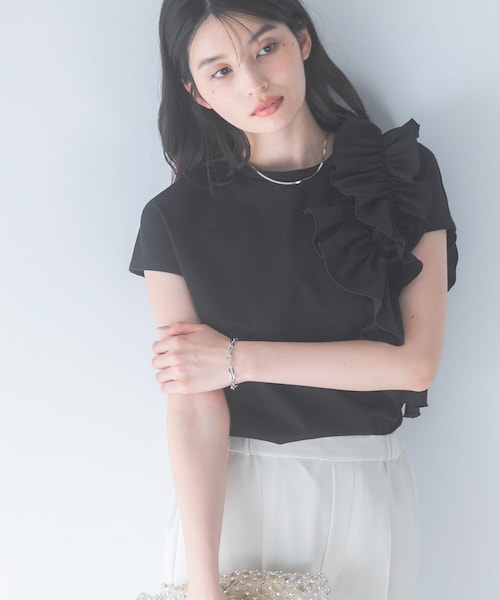 URBAN RESEARCH ROSSO（アーバンリサーチロッソ）の「フリルドッキングTEEブラウス（Tシャツ/カットソー・レディース・OFF WHITE/GRAY/BLACK・Free）」の2枚目の写真