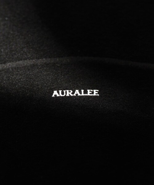 ADAM ET ROPE'(アダムエロペ)の「【AURALEE/オーラリー】LEATHER SHOULDER BAG - S MADE BY AETA(ショルダーバッグ・メンズ・ブラック・F)」の7枚目の写真
