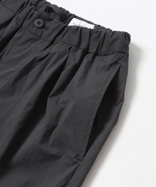 URBAN RESEARCH DOORS（アーバンリサーチドアーズ）の「STILL BY HAND　ナイロンテーパードパンツ（その他パンツ・メンズ・BLACK/CHARCOAL/GREIGE・44/46/48）」の14枚目の写真