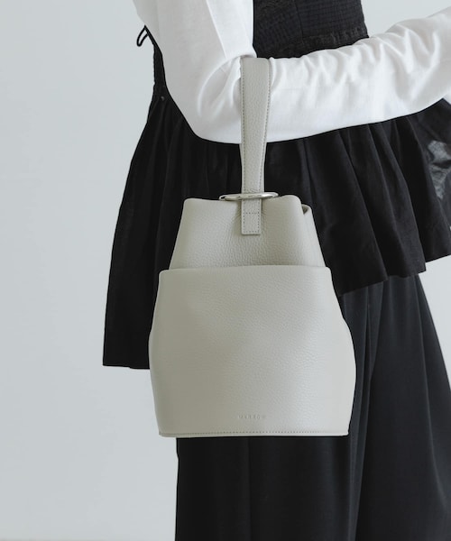 URBAN RESEARCH（アーバンリサーチ）の「MARROW　ROUND HANDLE（ハンドバッグ・レディース・BLACK/PEARL GRAY・one）」の3枚目の写真