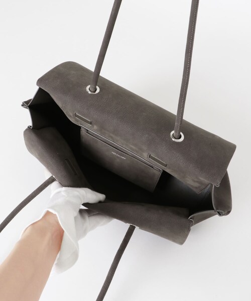 RODE SKO（ロデスコ）の「ADD CULUMN　PAGE BOSTON NUBUCK（ショルダーバッグ・レディース・GRAY・-）」の13枚目の写真