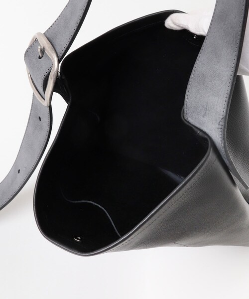 URBAN RESEARCH(アーバンリサーチ)の「Hender Scheme ONE SIDE BELT BAG(トートバッグ・メンズ・Black・Free)」の7枚目の写真