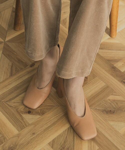 URBAN RESEARCH(アーバンリサーチ)の「MAISON EUREKA SQUARETOERETROPUMP VER2(パンプス・レディース・DARKAMBER/NATURAL・36/37/38)」の4枚目の写真