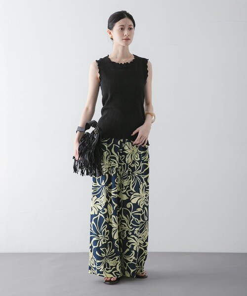 URBAN RESEARCH（アーバンリサーチ）の「V::ROOM　WAFFLE RIB COMBO TANKTOP（タンクトップ・レディース・BLACK/NATURAL・2/4）」の6枚目の写真