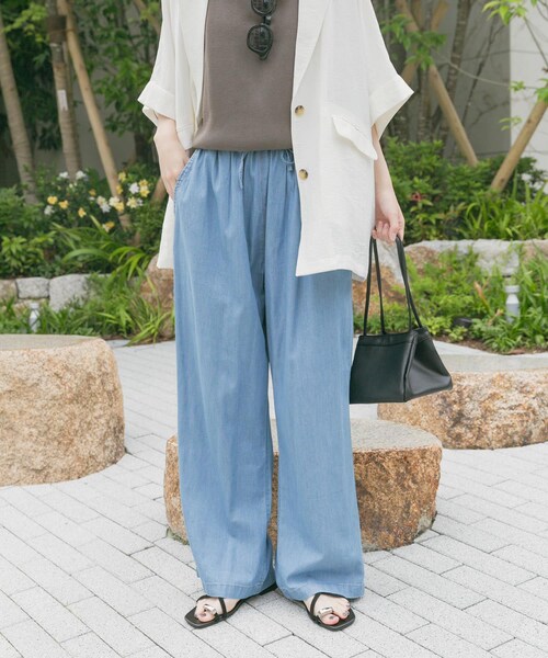 ITEMS URBANRESEARCH（アイテムズ アーバンリサーチ）の「レーヨンデニムワイドパンツ（デニムパンツ・レディース・BLU/O.WSH・FREE）」の14枚目の写真