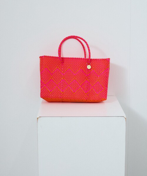 ADAM ET ROPE'（アダムエロペ）の「【Letra（レトラ）for SALON】PRAYA short XS/プラヤメル（かごバッグ・レディース・ブラック/ブラック系/オレンジ系・F）」の3枚目の写真