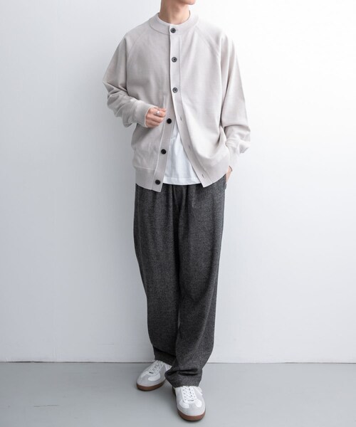 URBAN RESEARCH DOORS(アーバンリサーチドアーズ)の「FORK&SPOON ウーステッドヤーンクルーネックカーディガン(カーディガン/ボレロ・メンズ・LIGHTGRAY/BLACK/RENGA・4/5)」の17枚目の写真