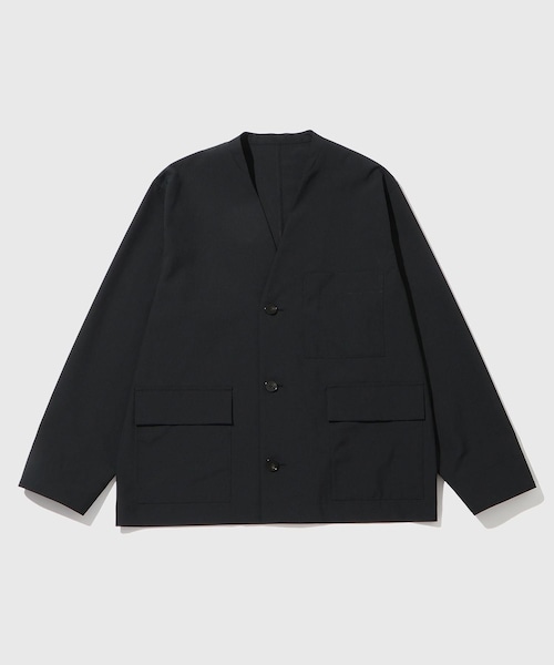 ADAM ET ROPE'(アダムエロペ)の「ドライウーステッドノーカラーカーディガン / ロングシーズン着用可能(カーディガン/ボレロ・メンズ・ブラック/グレー・L/M)」の1枚目の写真