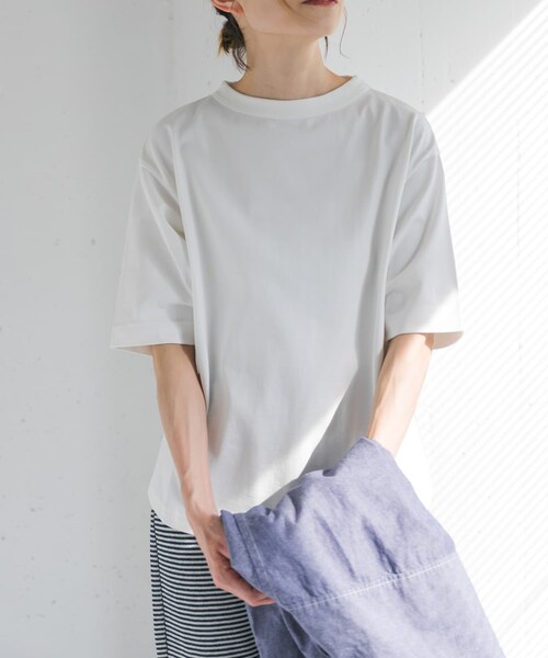 URBAN RESEARCH DOORS(アーバンリサーチドアーズ)の「FORK&SPOON ボトルネックショートスリーブTシャツ(Tシャツ/カットソー・レディース・OFF/NAVY/CAMEL/CRMxGRN/BLACK/TURQUOISE/BEGxBLK・1)」の16枚目の写真