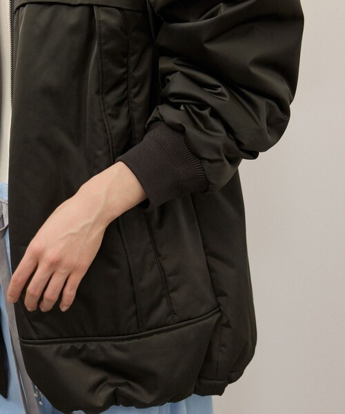 ADAM ET ROPE'(アダムエロペ)の「【WEB限定】・【定番】パフスリーブMA1(MA-1・レディース・ブラック/ダークブラウン/ブラウン・F)」の17枚目の写真
