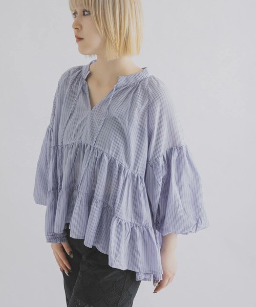 THE GOODLAND MARKET（ザグッドランドマーケット）の「FANAKA　ギャザーフリルブラウス（シャツ/ブラウス・レディース・BLUE/NAVY・Free）」の6枚目の写真