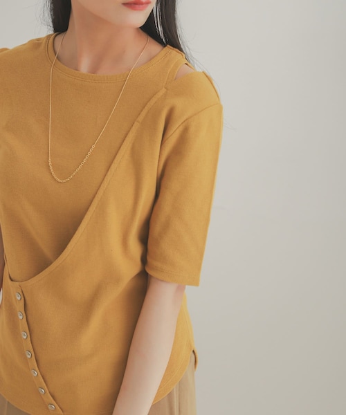 SENSE OF PLACE by URBAN RESEARCH(センスオブプレイスバイアーバンリサーチ)の「レイヤードボタンディテールトップ(Tシャツ/カットソー・レディース・BLACK/GREIGE/YELLOW・one)」の3枚目の写真