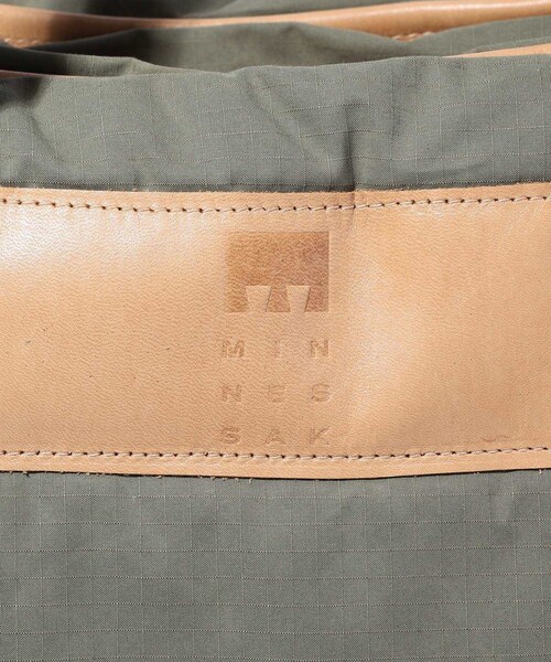 ADAM ET ROPE'（アダムエロペ）の「【MINNESSAK/ミネサック】Tote（トートバッグ・メンズ・ブラック/オリーブ・F）」の7枚目の写真
