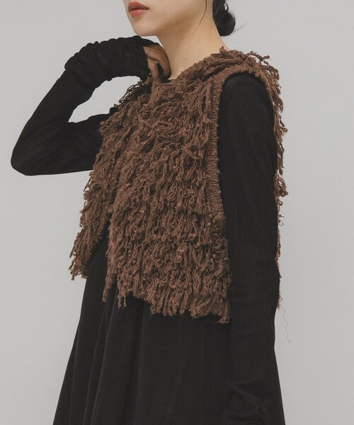 KBF(ケイビーエフ)の「ループニットベスト(ベスト・レディース・BEIGE/BROWN/CHARCOAL/GRAY・one)」の5枚目の写真