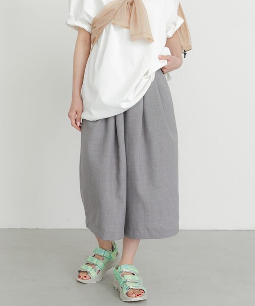 EKAL（エカル）の「『UR TECH DRYLUXE』ハイツイストワイドバミューダパンツ（その他パンツ・レディース・グレー/ネイビー/ブルーグレー・One）」の8枚目の写真