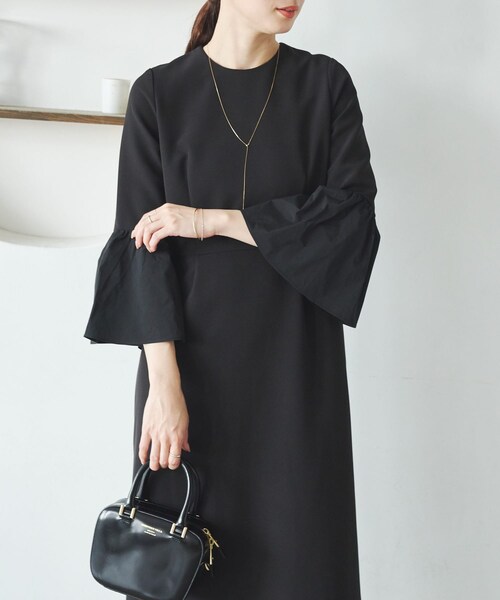 URBAN RESEARCH（アーバンリサーチ）の「フレアスリーブワンピース（ワンピース・レディース・NAVY/BLACK・36/38）」の6枚目の写真