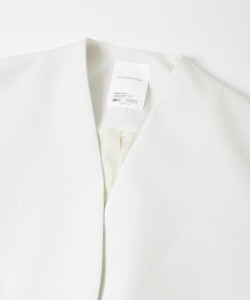 URBAN RESEARCH ROSSO（アーバンリサーチロッソ）の「『一部別注カラー』ELENDEEK　FORM SHORT COAT（ノーカラージャケット・レディース・別注O.WHT/別注NVY/MNT・Free）」の13枚目の写真