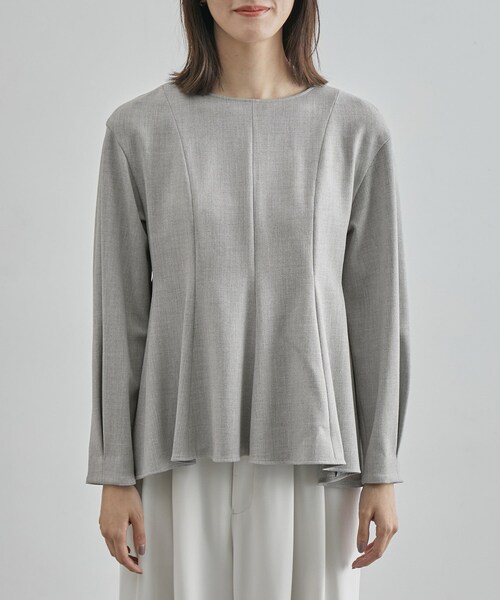 ROPE'（ロペ）の「裏起毛ペプラムブラウス/セットアップ対応（シャツ/ブラウス・レディース・グレー/ブラック/オフホワイト・38）」の11枚目の写真