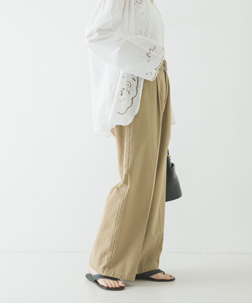 URBAN RESEARCH(アーバンリサーチ)の「『3サイズ展開』ベルト付きタックワイドチノパンツ(チノパンツ・レディース・L.BEIGE/BEIGE・36/38/40)」の8枚目の写真