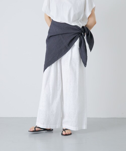 かぐれ（カグレ）の「ウォッシュリネンスクエアストール（ストール/ショール・レディース・NATURAL/NAVY/PINK・Free）」の17枚目の写真