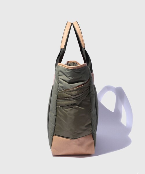 ADAM ET ROPE'（アダムエロペ）の「【MINNESSAK/ミネサック】Tote（トートバッグ・メンズ・ブラック/オリーブ・F）」の5枚目の写真
