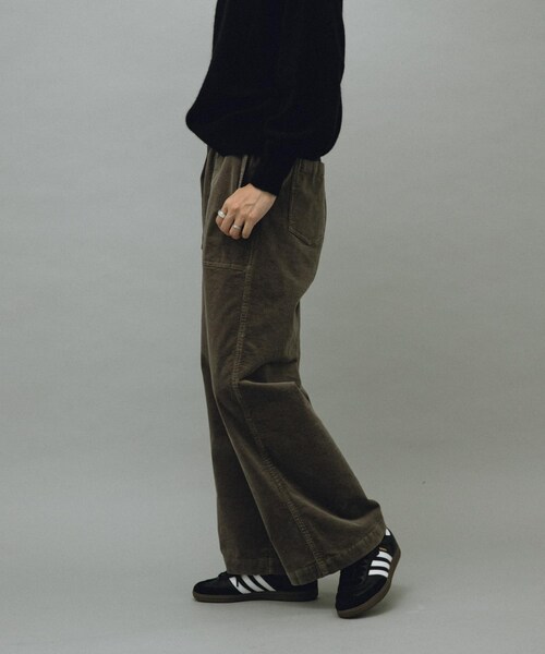 URBAN RESEARCH Sonny Label（アーバンリサーチサニーレーベル）の「コーデュロイベイカーイージーパンツ（その他パンツ・レディース・アイボリー/グレージュ/チャコール・36/38）」の16枚目の写真