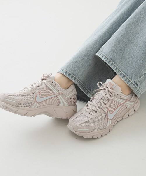 URBAN RESEARCH(アーバンリサーチ)の「NIKE ズームボメロ 5 GLD(スニーカー・レディース・F BN/M BRO/S RD/V GRR・23.5/24/24.5/25)」の16枚目の写真
