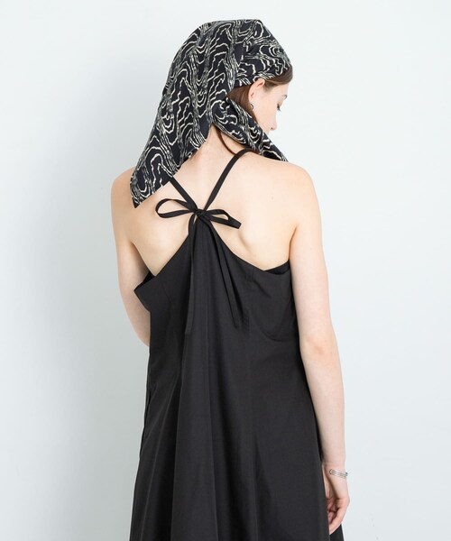 URBAN RESEARCH Sonny Label（アーバンリサーチサニーレーベル）の「大判ニュアンスプリントスカーフ（バンダナ/スカーフ・レディース・ピスタチオ系/ブラック系/ブラウン系・FREE）」の11枚目の写真