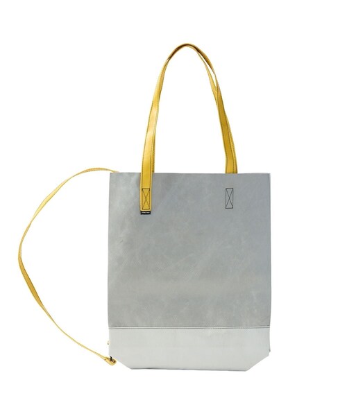bonjour records(ボンジュールレコーズ)の「FREITAG/フライターグ MAURICE BACKPACKABLE TOTE SMALL(トートバッグ・レディース・ブラック/ブラック系/スミクロ/チャコール/グレー/ライトグレー/グレー系/ホワイト/ホワイト系/キナリ/キナリ系/ダークブラウン/ブラウン・F)」の6枚目の写真