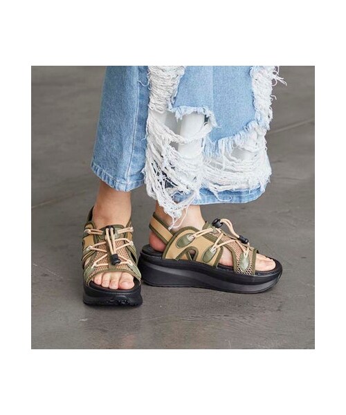 noyau(ノヤウ)の「ノヤウ noyau プラットフォームメッシュサンダル (サンダル・レディース・BL/WH/BGC・S/22.5cm/M/23.5cm/L/24.5cm/LL/25cm)」の12枚目の写真