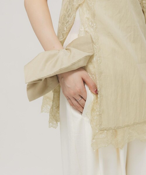 KBF（ケイビーエフ）の「サテンシュシュ(大)（ヘアゴム・レディース・BEIGE/D.KHAKI・One）」の6枚目の写真