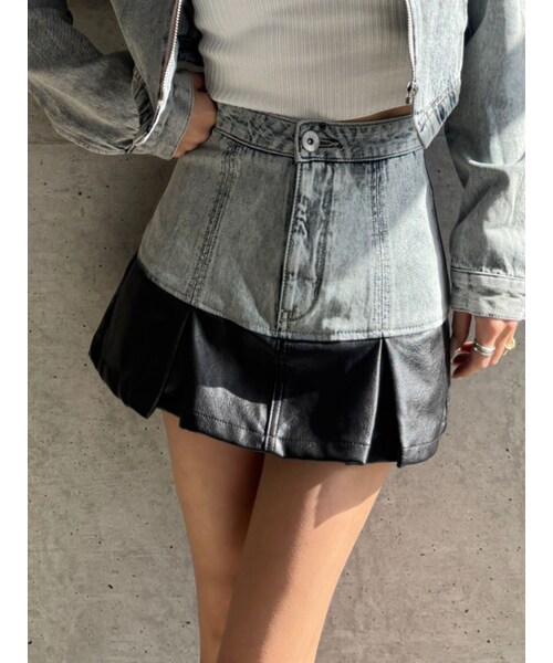 GYDA（ジェイダ）の「【TINY】フェイクレザードッキングデニムスカートライクショートパンツ（デニムスカート・レディース・ネイビー・S/M）」の9枚目の写真