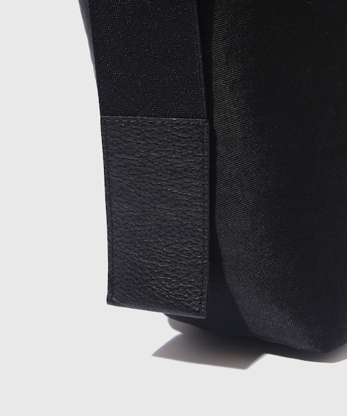 ADAM ET ROPE'（アダムエロペ）の「【NL/ニール】Roy（ショルダーバッグ・メンズ・ブラック・F）」の7枚目の写真