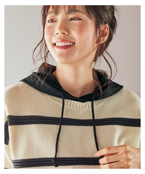 nissen（ニッセン）の「大きいサイズ アレンジを楽しむカットソーつけ衿（Tシャツ/カットソー・レディース・黒系ボーダー(タートル)/杢グレー(ハーフジップ)/オフホワイト(シアータートル)/黒(フード)・L~LL相当/3L~4L相当/5L~6L相当/8L相当/10L相当）」の11枚目の写真