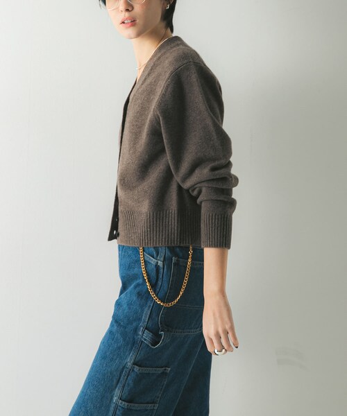 URBAN RESEARCH（アーバンリサーチ）の「カシミヤ強縮Vネックカーディガン（カーディガン/ボレロ・レディース・TOP BROWN/KHAKI・FREE）」の6枚目の写真