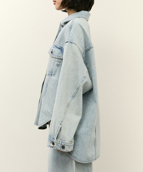 ADAM ET ROPE'(アダムエロペ)の「【サステナブル】シャツライクGジャン(デニムジャケット・レディース・ブルー系/サックス・36/38)」の21枚目の写真