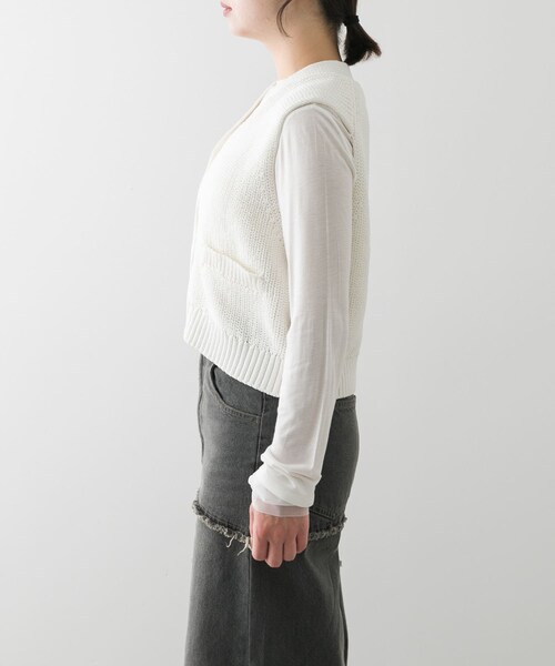 SENSE OF PLACE by URBAN RESEARCH（センスオブプレイスバイアーバンリサーチ）の「クロップドニットベスト（ベスト・レディース・IVORY/CHARCOAL/NAVY・one）」の14枚目の写真