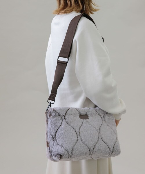 URBAN RESEARCH Sonny Label（アーバンリサーチサニーレーベル）の「LE VERNIS　ファーキルティングクラッチ（クラッチバッグ・レディース・ブラウン/ベージュ・one）」の3枚目の写真